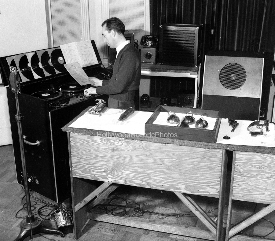 CBS KNX 1941 2 Columbia Square.jpg
